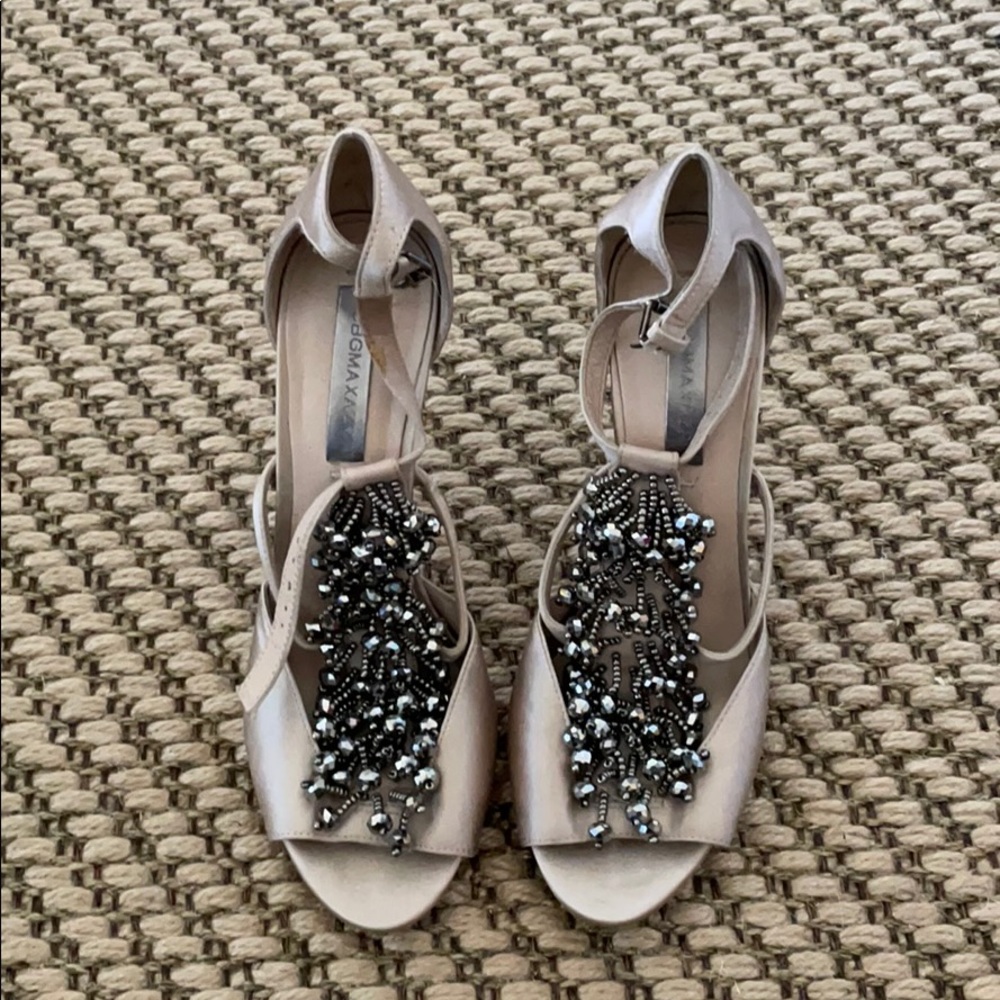 bcbg sandals